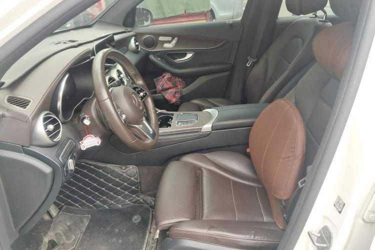 Used Mercedes-Benz GLC 2020 Facelift GLC 260 L 4MATIC Luxury Edition Left Front Seat