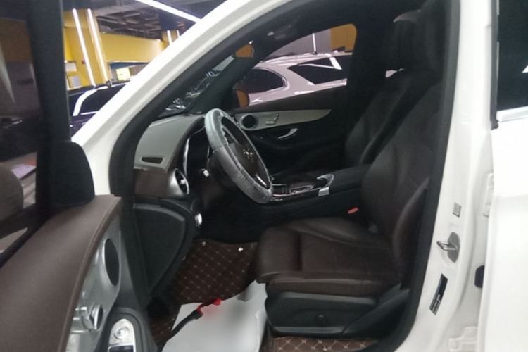Used Mercedes-Benz GLC 2020 Facelift GLC 260 L 4MATIC Luxury Edition Left Front Seat