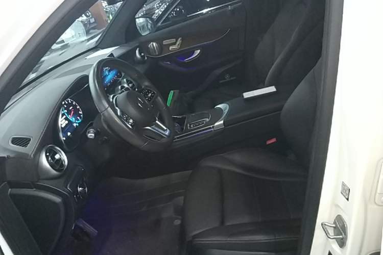 Used Mercedes-Benz GLC 2020 Facelifted GLC 300 L 4MATIC AMG-Line Left Front Seat