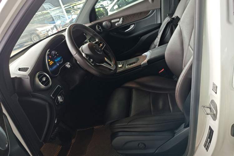 Used Mercedes-Benz GLC 2020 GLC 260 L 4MATIC Luxury Model Left Front Seat