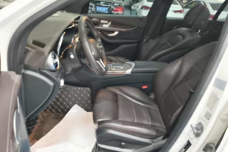 Used Mercedes-Benz GLC 2020 Facelift GLC 260 L 4MATIC Luxury Edition Left Front Seat