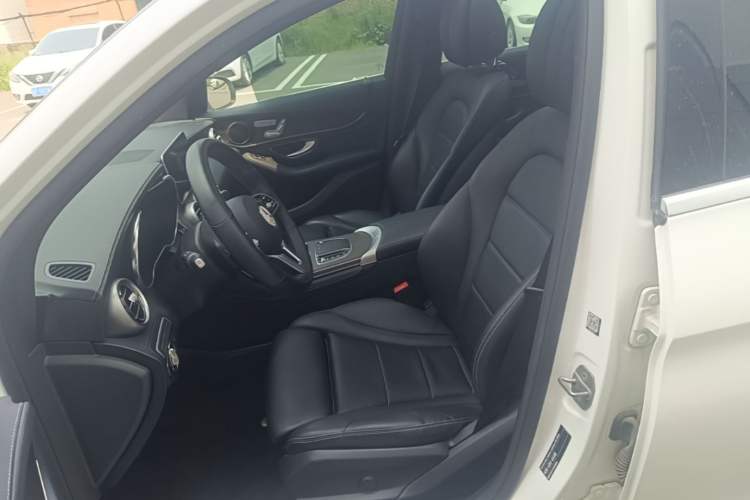 Used Mercedes-Benz GLC 2020 Facelift GLC 260 L 4MATIC Luxury Edition Left Front Seat