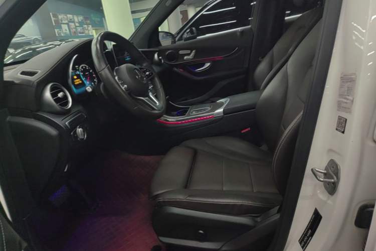 Used Mercedes-Benz GLC 2020 Facelift GLC 260 L 4MATIC Luxury Edition Left Front Seat