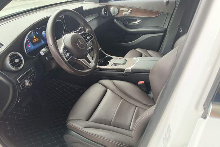 Used Mercedes-Benz GLC 2020 Facelifted GLC 300 L 4MATIC Luxury Edition Left Front Seat