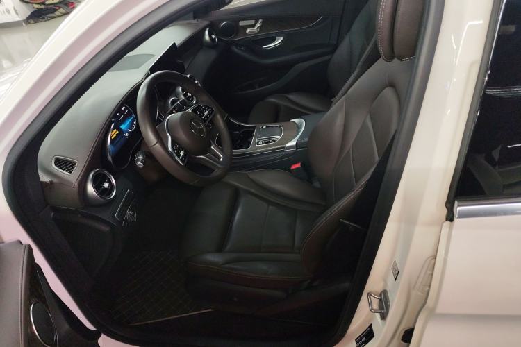 Used Mercedes-Benz GLC 2020 Facelift GLC 260 L 4MATIC Luxury Edition Left Front Seat