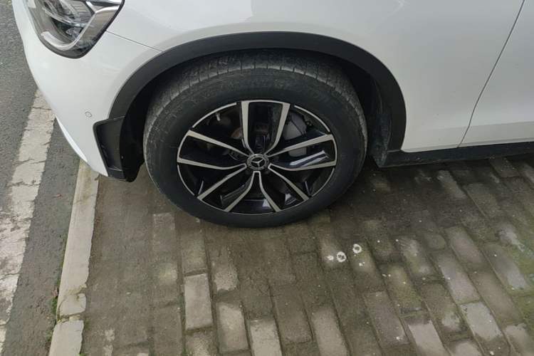 Used Mercedes-Benz GLC 2020 Facelift GLC 260 L 4MATIC Luxury Edition Left Front Wheel Hub