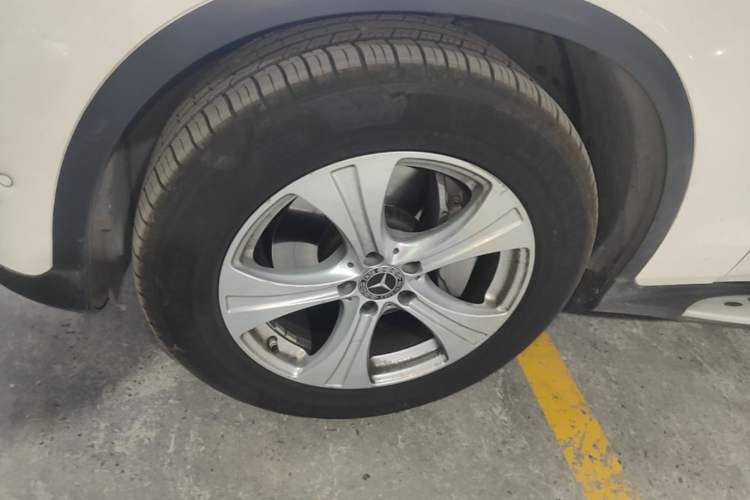 Used Mercedes-Benz GLC 2020 GLC 260 L 4MATIC Dynamic Model Left Front Wheel Hub