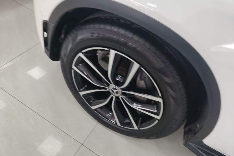 Used Mercedes-Benz GLC 2020 Facelift GLC 260 L 4MATIC Luxury Edition Left Front Wheel Hub