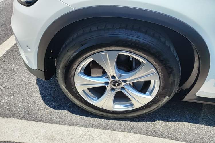 Used Mercedes-Benz GLC 2020 Facelifted GLC 260 L 4MATIC Dynamic Edition Left Front Wheel Hub