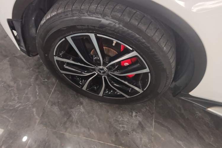 Used Mercedes-Benz GLC 2020 GLC 300 L 4MATIC Dynamic Edition Left Front Wheel Hub