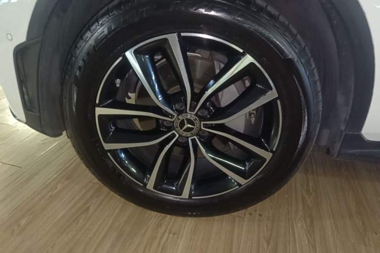 Used Mercedes-Benz GLC 2020 Facelift GLC 300 L 4MATIC Dynamic Edition Left Front Wheel Hub