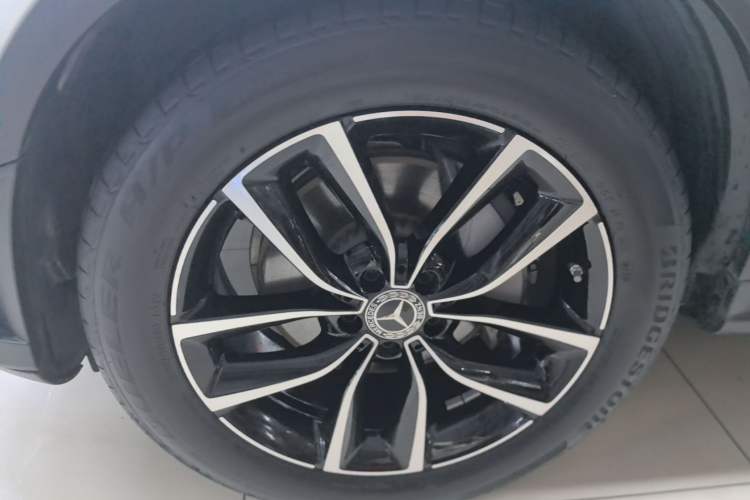 Used Mercedes-Benz GLC 2020 GLC 300 L 4MATIC Dynamic Edition Left Front Wheel Hub