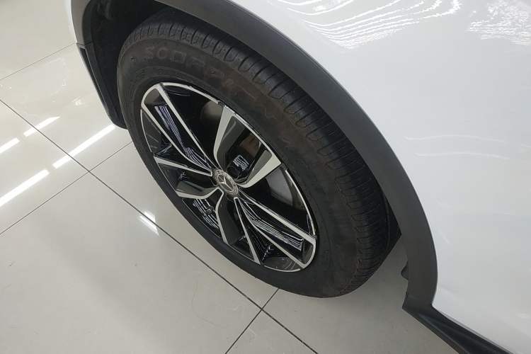 Used Mercedes-Benz GLC 2020 GLC 300 L 4MATIC Dynamic Edition Left Front Wheel Hub
