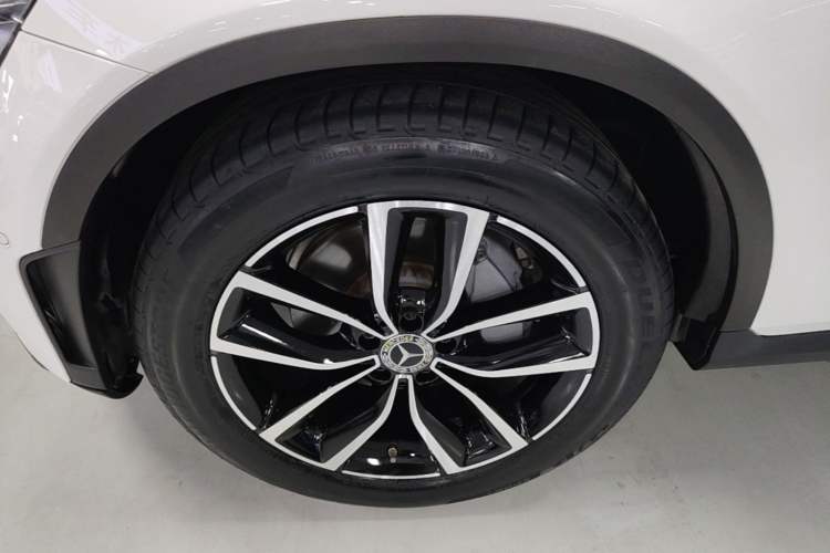 Used Mercedes-Benz GLC 2020 Facelift GLC 260 L 4MATIC Luxury Edition Left Front Wheel Hub