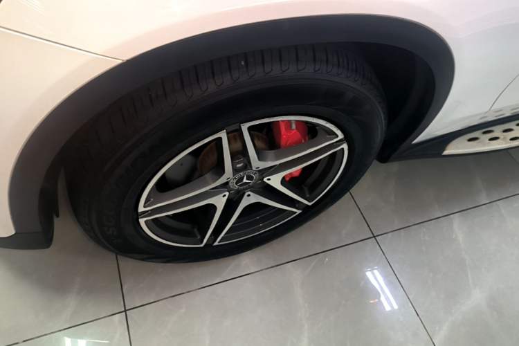 Used Mercedes-Benz GLC 2020 Facelifted GLC 260 L 4MATIC Dynamic Edition Left Front Wheel Hub