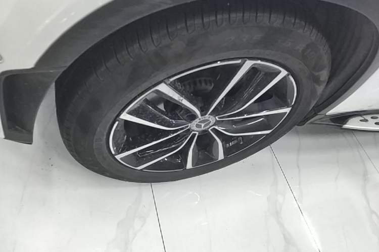 Used Mercedes-Benz GLC 2020 Facelifted GLC 300 L 4MATIC AMG-Line Left Front Wheel Hub