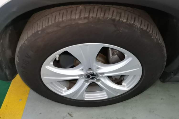 Used Mercedes-Benz GLC 2020 Facelifted GLC 260 L 4MATIC Dynamic Edition Left Front Wheel Hub