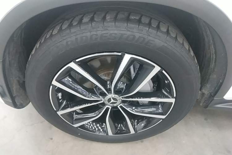 Used Mercedes-Benz GLC 2020 GLC 300 L 4MATIC Dynamic Edition Left Front Wheel Hub