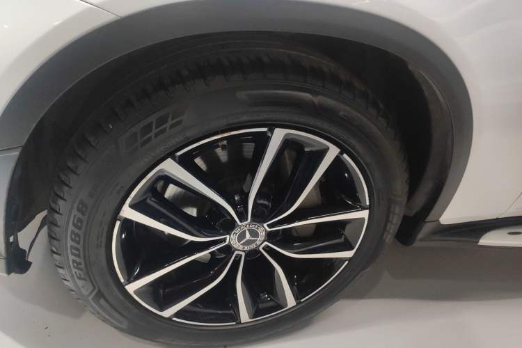 Used Mercedes-Benz GLC 2020 GLC 300 L 4MATIC Dynamic Edition Left Front Wheel Hub