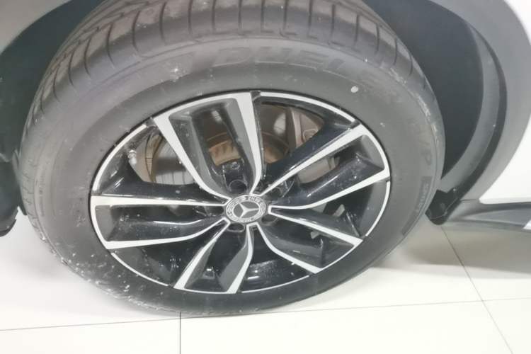 Used Mercedes-Benz GLC 2020 Facelift GLC 260 L 4MATIC Luxury Edition Left Front Wheel Hub
