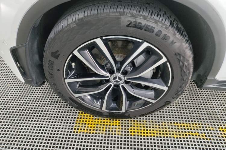 Used Mercedes-Benz GLC 2020 GLC 300 L 4MATIC Dynamic Edition Left Front Wheel Hub