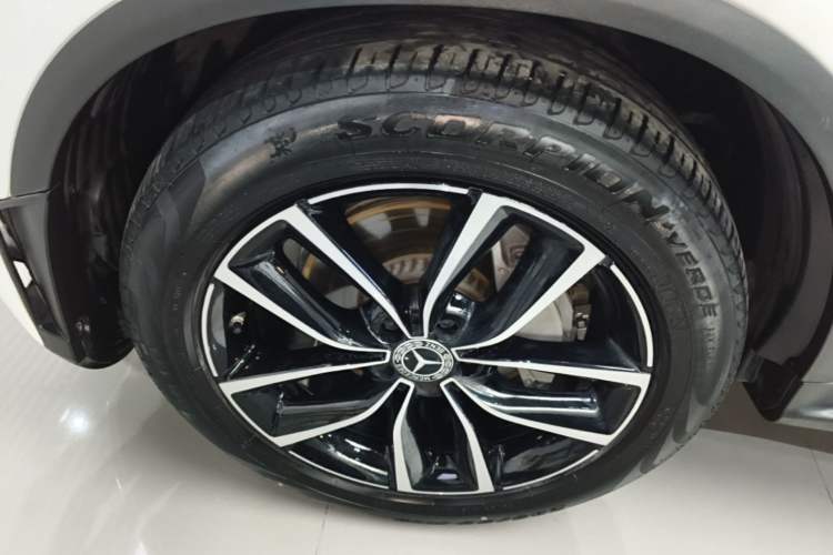 Used Mercedes-Benz GLC 2020 Facelift GLC 300 L 4MATIC Dynamic Edition Left Front Wheel Hub