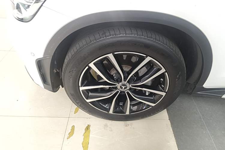 Used Mercedes-Benz GLC 2020 GLC 300 L 4MATIC Dynamic Edition Left Front Wheel Hub