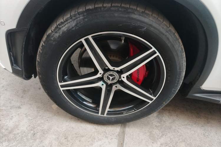 Used Mercedes-Benz GLC 2020 Facelift GLC 300 L 4MATIC Dynamic Edition Left Front Wheel Hub