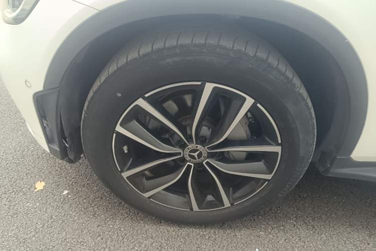 Used Mercedes-Benz GLC 2020 Facelift GLC 260 L 4MATIC Luxury Edition Left Front Wheel Hub