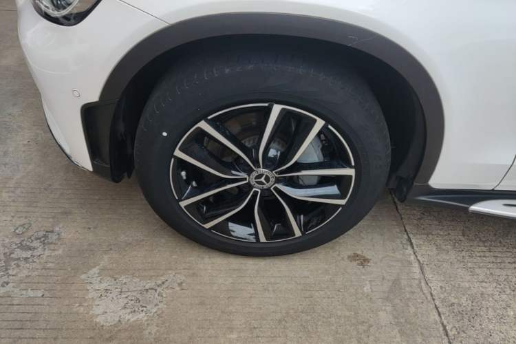 Used Mercedes-Benz GLC 2020 Facelift GLC 300 L 4MATIC Dynamic Edition Left Front Wheel Hub