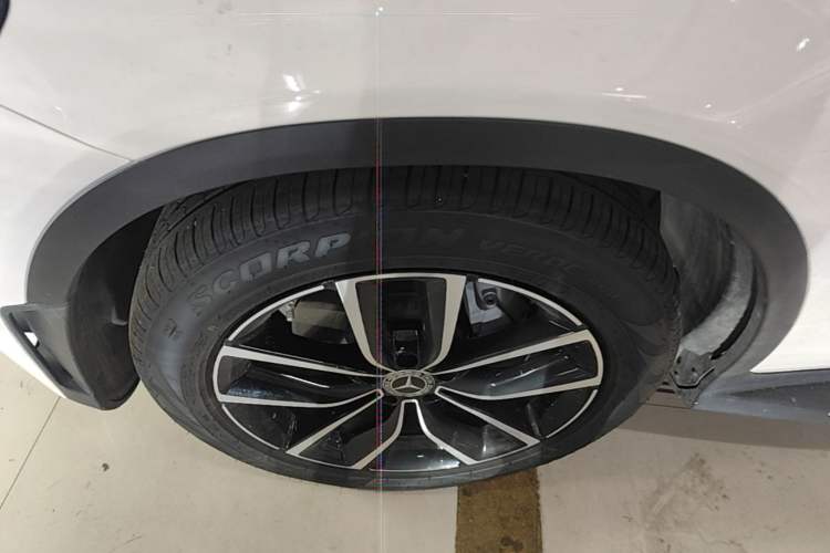 Used Mercedes-Benz GLC 2020 Facelift GLC 260 L 4MATIC Luxury Edition Left Front Wheel Hub