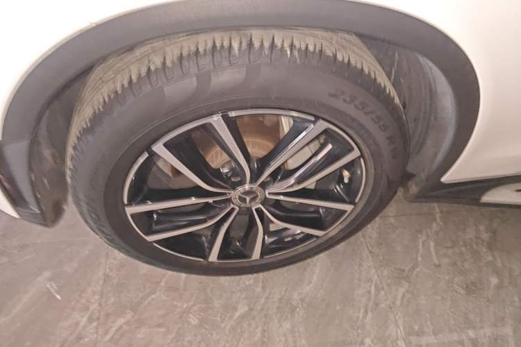 Used Mercedes-Benz GLC 2020 Facelift GLC 300 L 4MATIC Dynamic Edition Left Front Wheel Hub