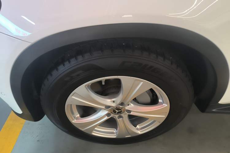 Used Mercedes-Benz GLC 2020 Facelifted GLC 260 L 4MATIC Dynamic Edition Left Front Wheel Hub