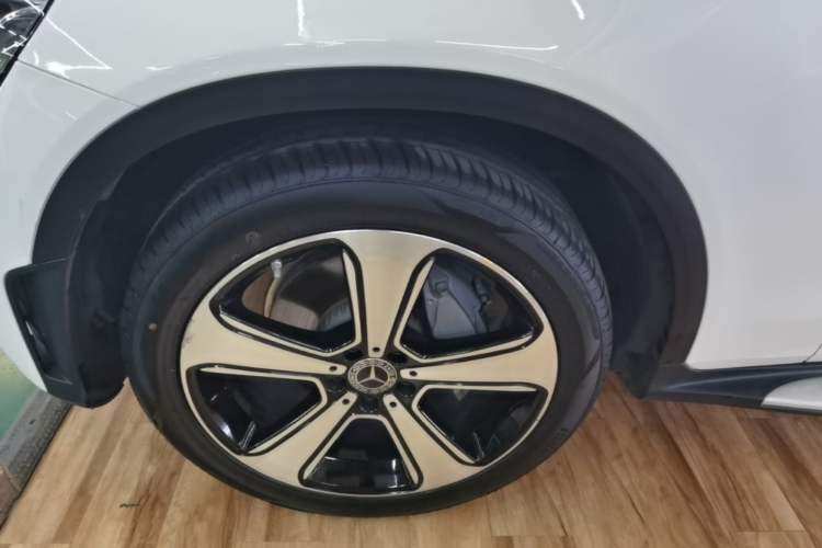 Used Mercedes-Benz GLC 2020 Facelifted GLC 300 L 4MATIC Luxury Edition Left Front Wheel Hub