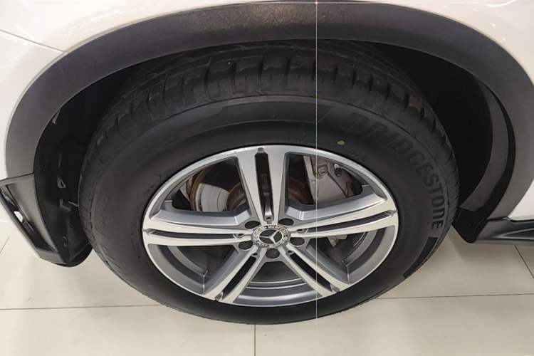 Used Mercedes-Benz GLC 2020 GLC 260 L 4MATIC Luxury Model Left Front Wheel Hub