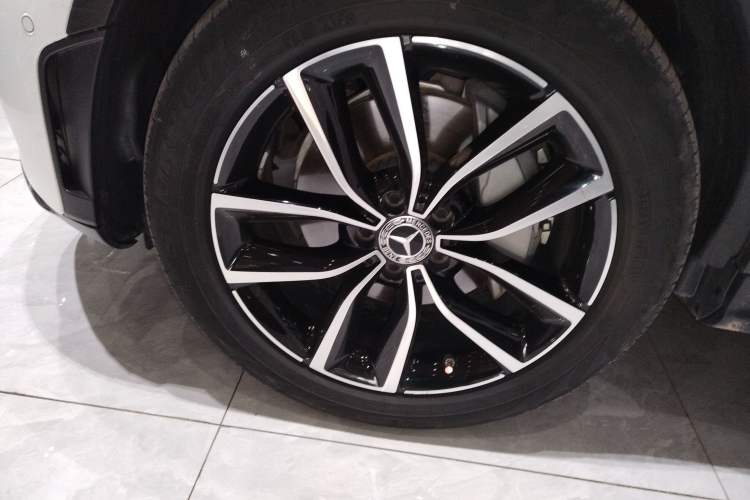 Used Mercedes-Benz GLC 2020 Facelift GLC 300 L 4MATIC Dynamic Edition Left Front Wheel Hub