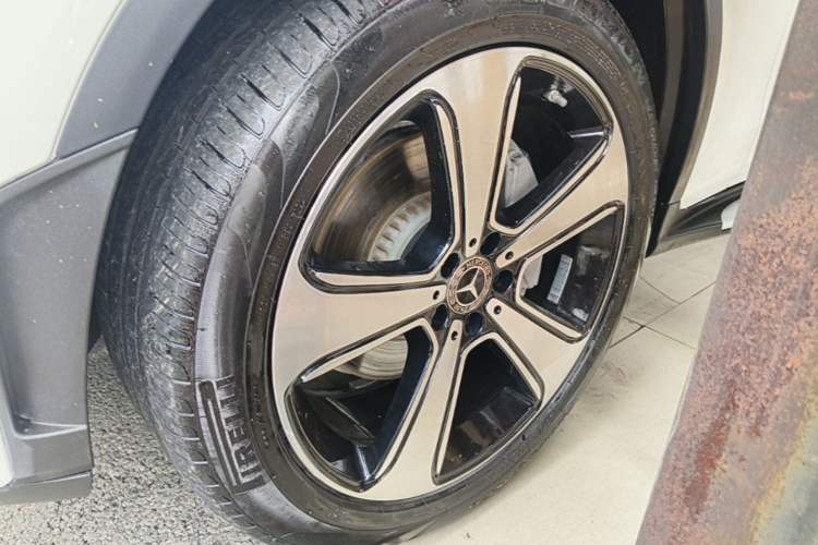Used Mercedes-Benz GLC 2020 Facelifted GLC 300 L 4MATIC Luxury Edition Left Front Wheel Hub