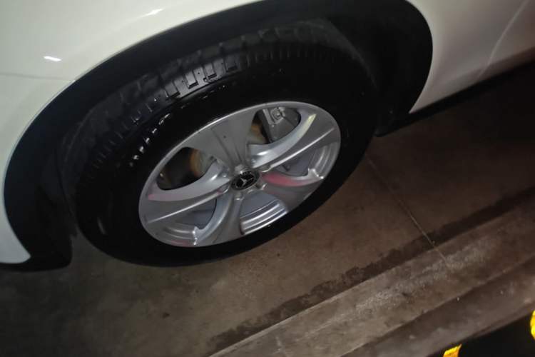 Used Mercedes-Benz GLC 2020 GLC 260 L 4MATIC Dynamic Model Left Front Wheel Hub