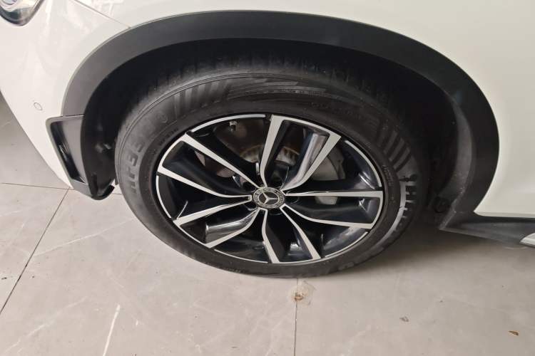 Used Mercedes-Benz GLC 2020 Facelift GLC 260 L 4MATIC Luxury Edition Left Front Wheel Hub