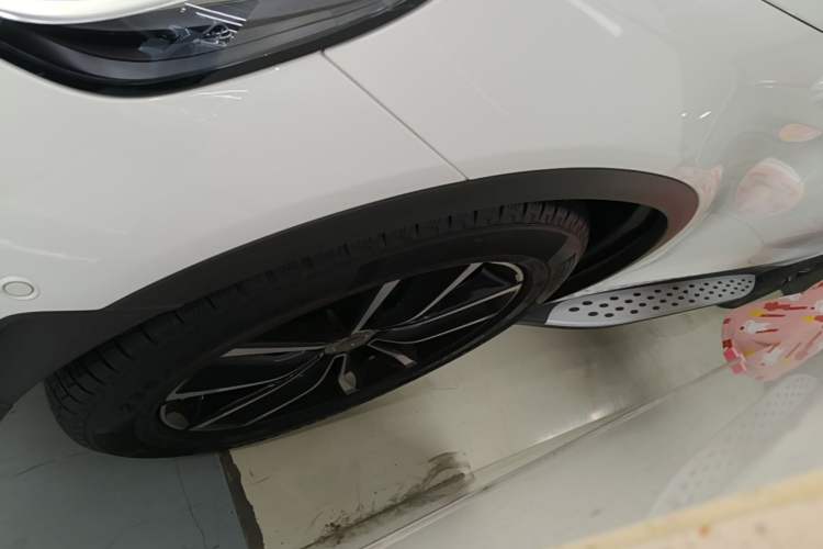 Used Mercedes-Benz GLC 2020 Facelift GLC 300 L 4MATIC Dynamic Edition Left Front Wheel Hub