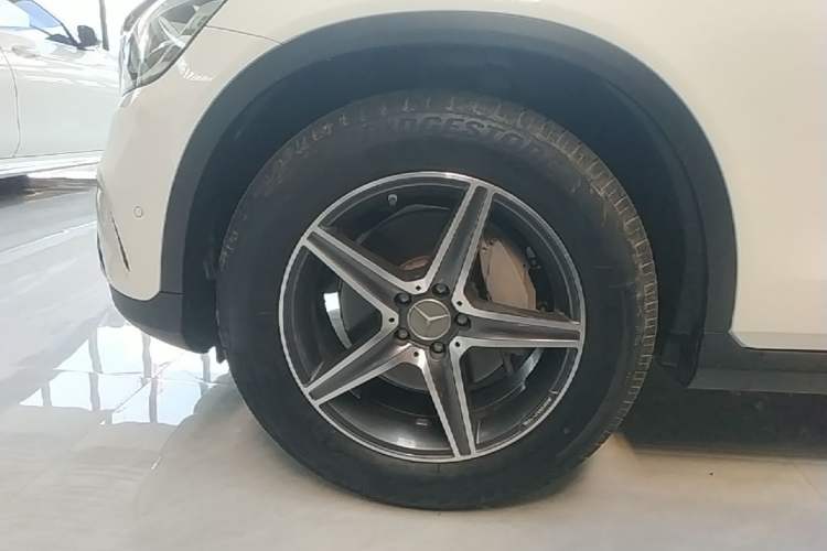 Used Mercedes-Benz GLC 2020 Facelifted GLC 260 L 4MATIC Dynamic Edition Left Front Wheel Hub