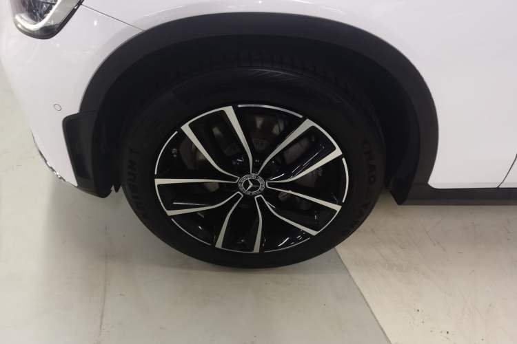 Used Mercedes-Benz GLC 2020 Facelift GLC 260 L 4MATIC Luxury Edition Left Front Wheel Hub