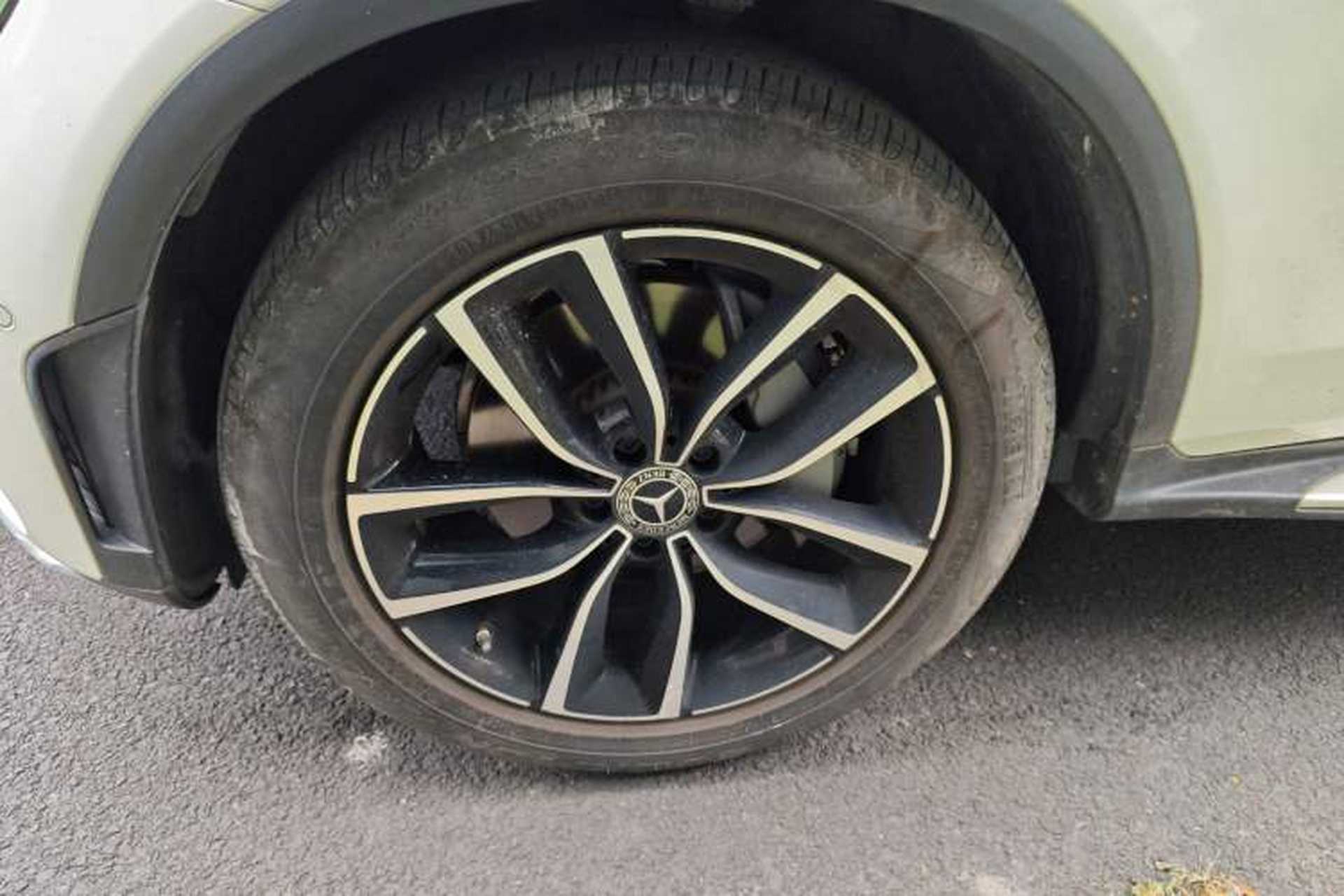 Used Mercedes-Benz GLC 2020 GLC 300 L 4MATIC Dynamic Edition Left Front Wheel Hub