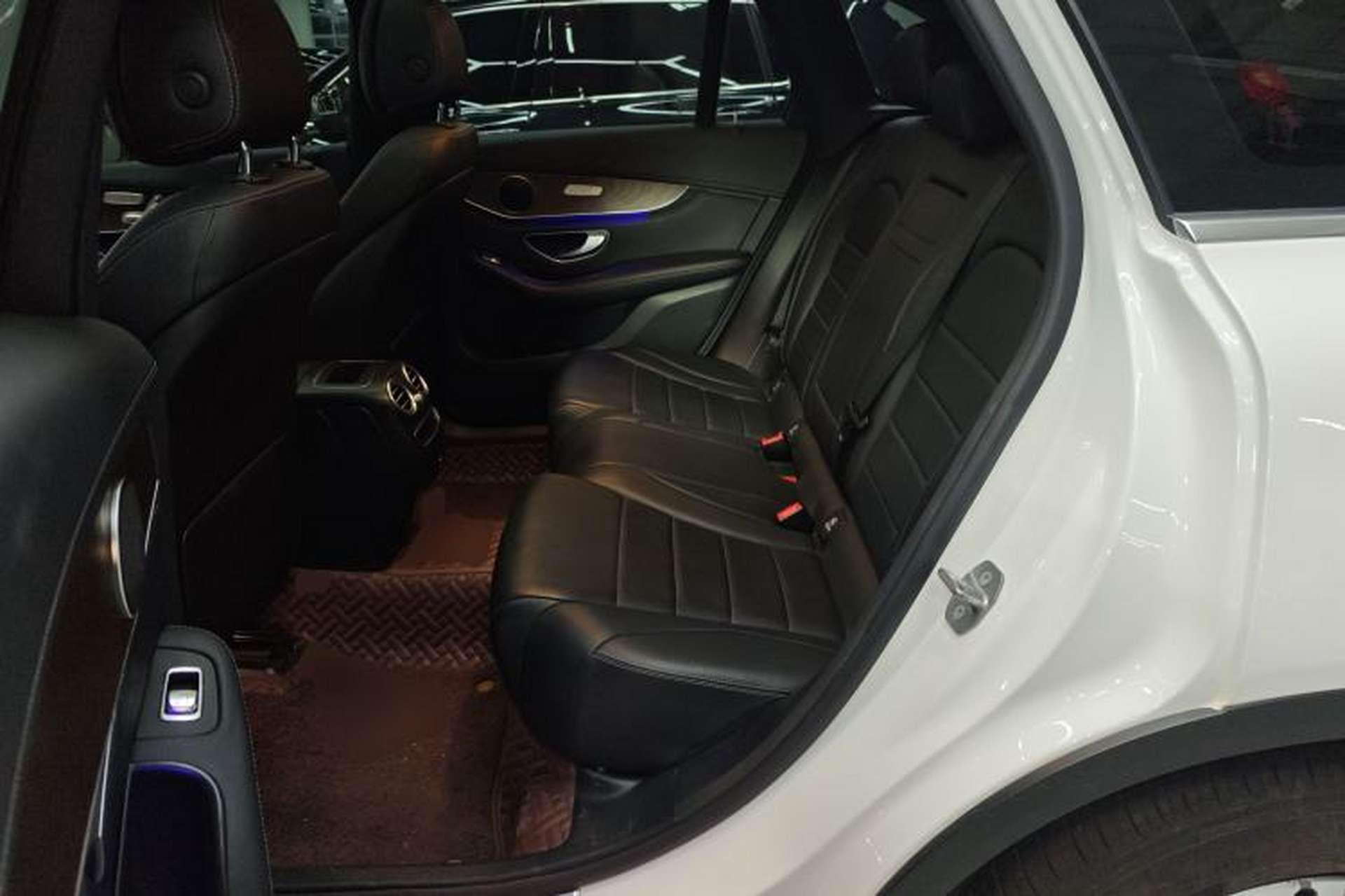 Used Mercedes-Benz GLC 2020 GLC 260 L 4MATIC Luxury Model Left Rear Seat