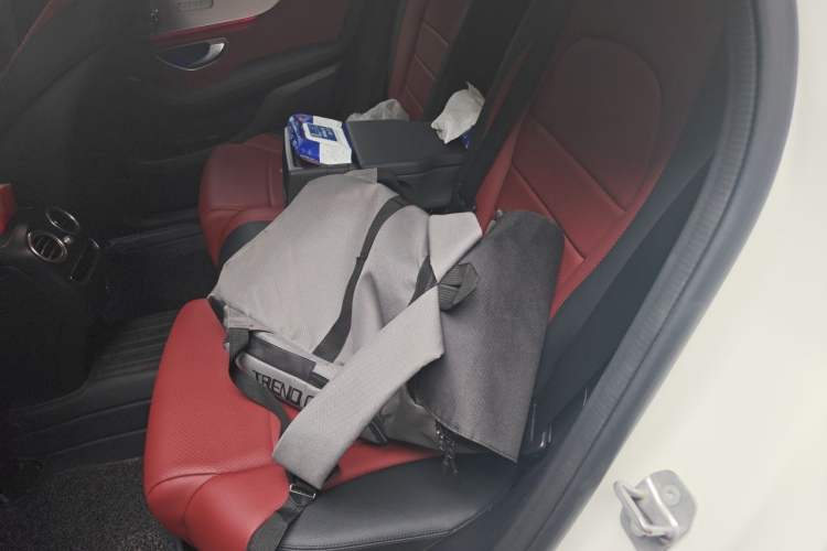 Used Mercedes-Benz GLC 2020 Facelift GLC 260 L 4MATIC Luxury Edition Left Rear Seat