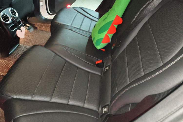 Used Mercedes-Benz GLC 2020 Facelift GLC 260 L 4MATIC Luxury Edition Left Rear Seat