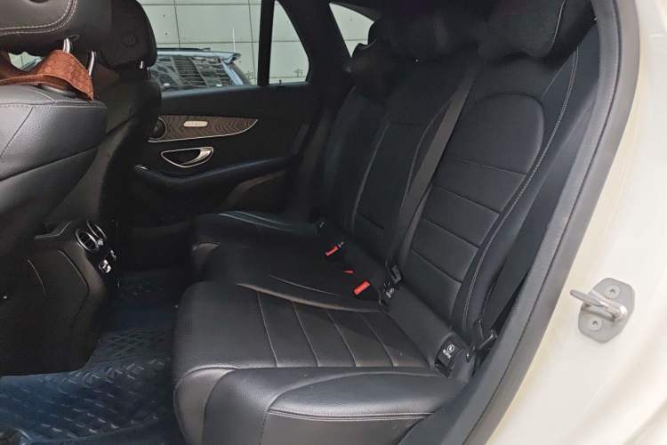 Used Mercedes-Benz GLC 2020 Facelift GLC 300 L 4MATIC Dynamic Edition Left Rear Seat