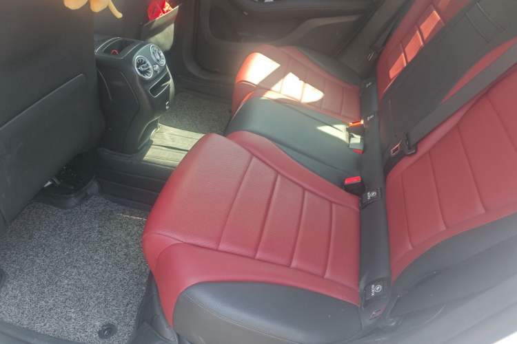 Used Mercedes-Benz GLC 2020 Facelifted GLC 260 L 4MATIC Dynamic Edition Left Rear Seat