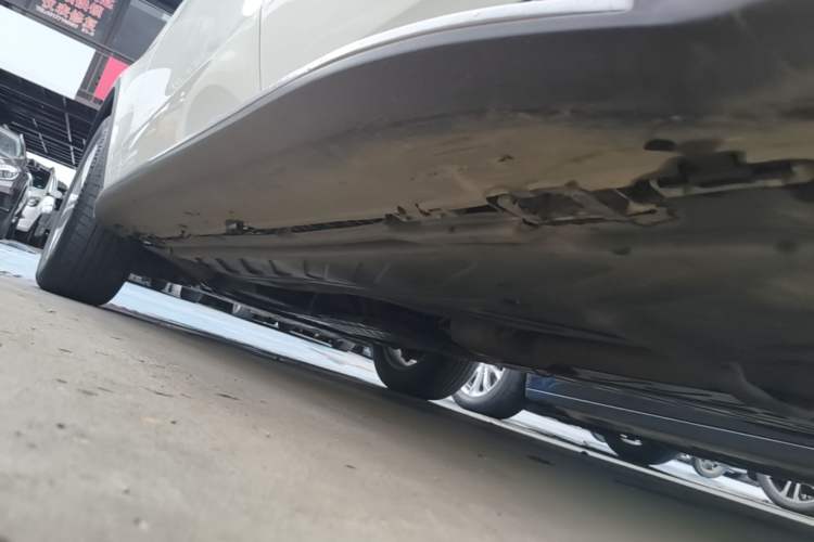 Used Mercedes-Benz GLC 2020 Facelifted GLC 260 L 4MATIC Dynamic Edition Left Side Sill