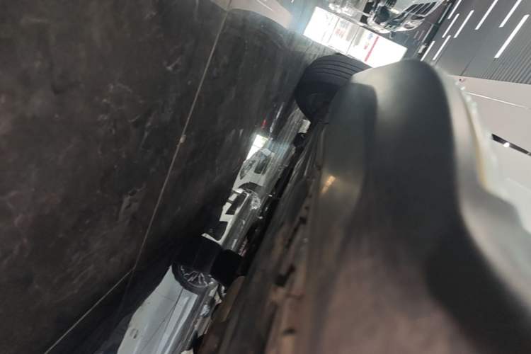 Used Mercedes-Benz GLC 2020 GLC 300 L 4MATIC Dynamic Edition Left Side Sill